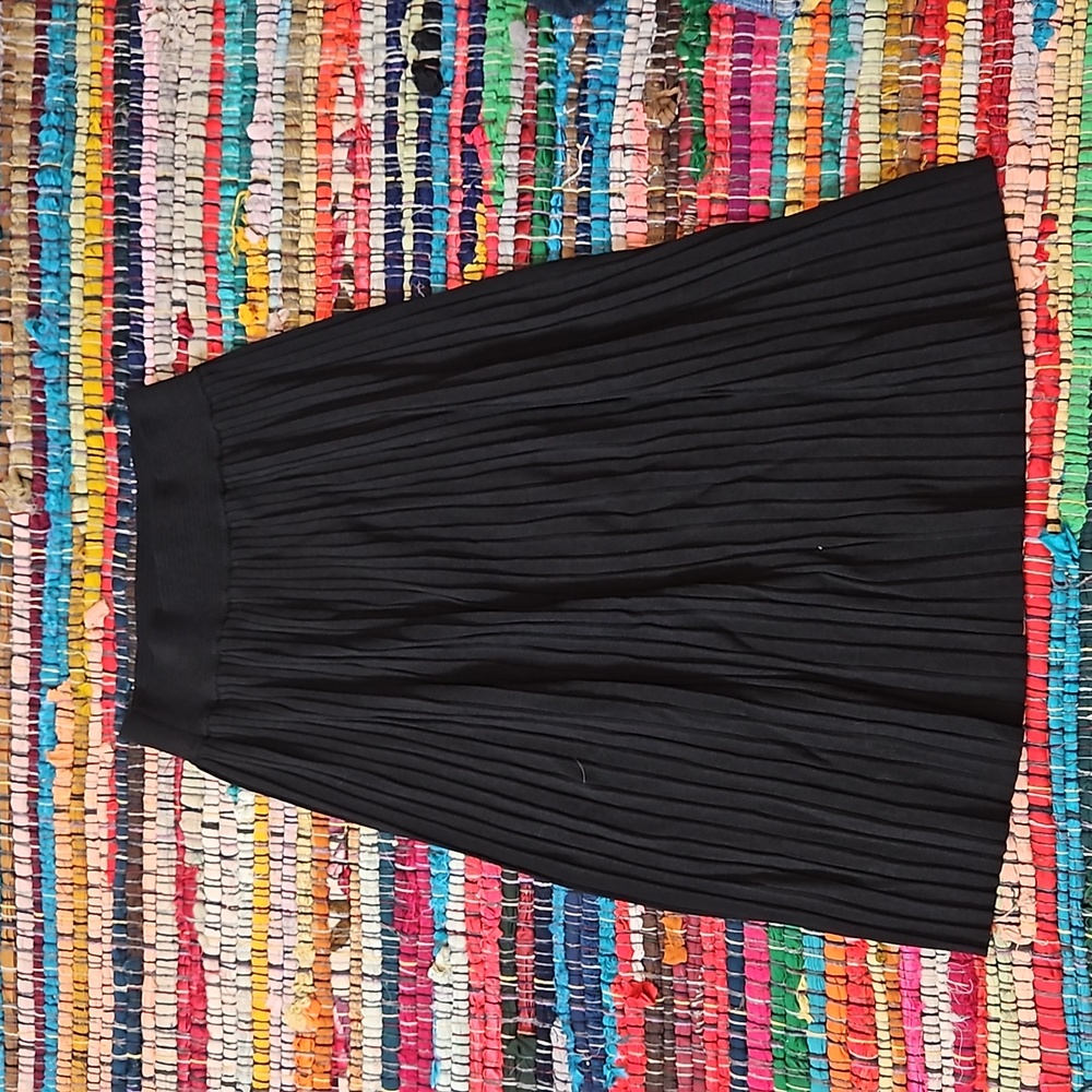 ⭐️ Philosophy black pleated midi skirt